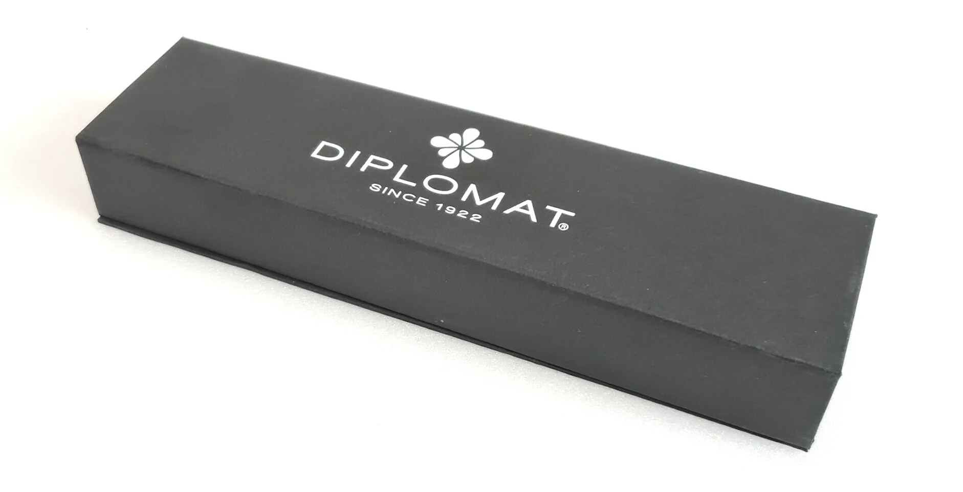 Diplomat Traveller Fountain Pen - Funky Green - Image 2